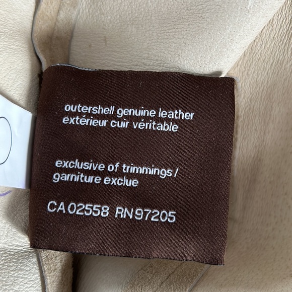 Denier genuine, leather, timeless, layering top. Unlined colour is Sand. Size M - Picture 10 of 10